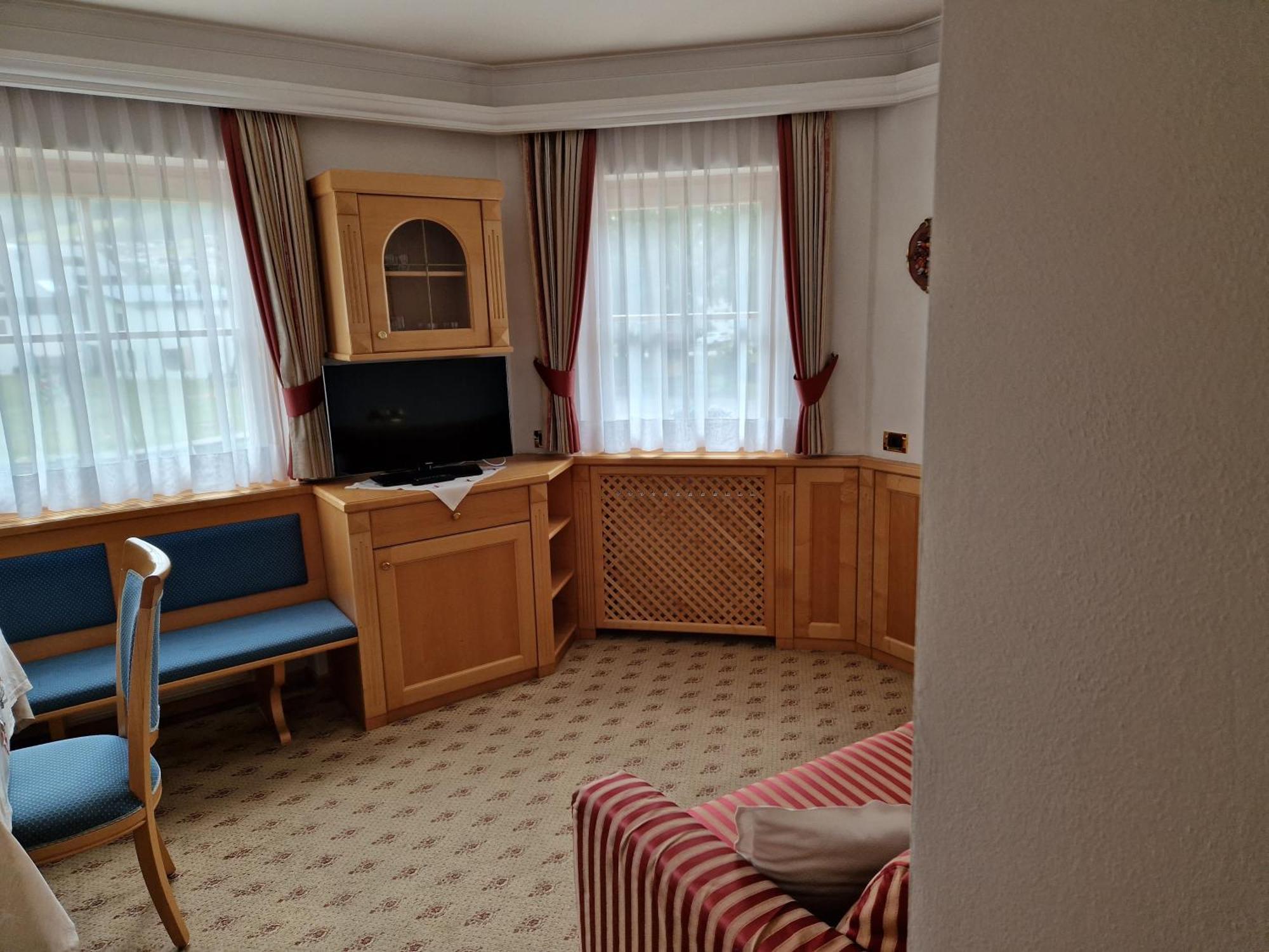 Residence Ciastel Ortisei Luaran gambar