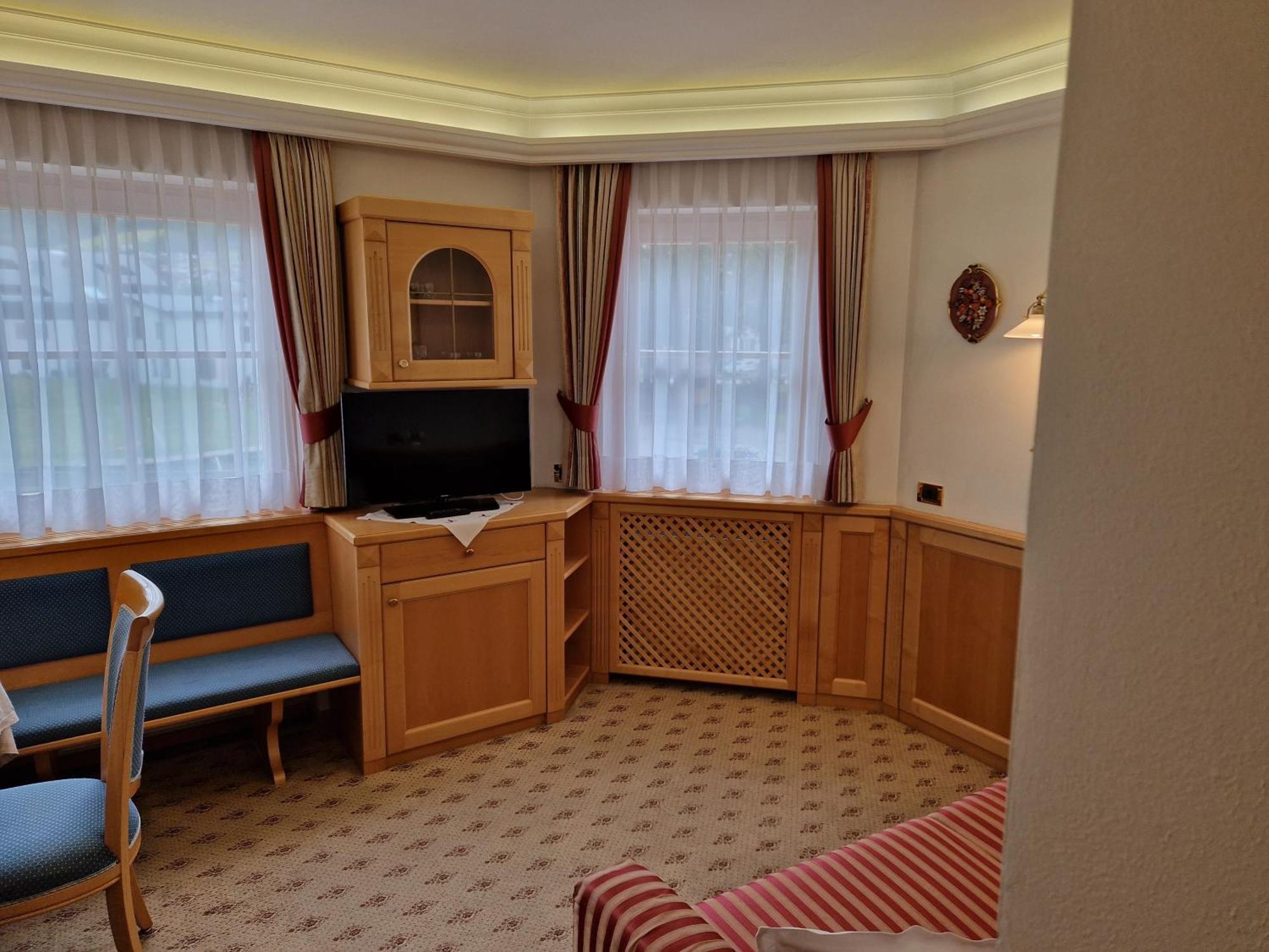 Residence Ciastel Ortisei Luaran gambar