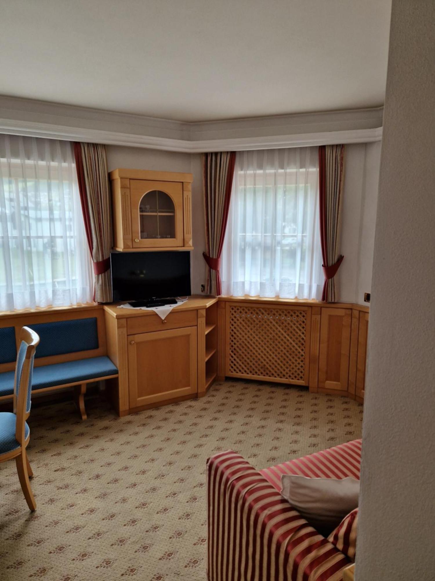 Residence Ciastel Ortisei Luaran gambar