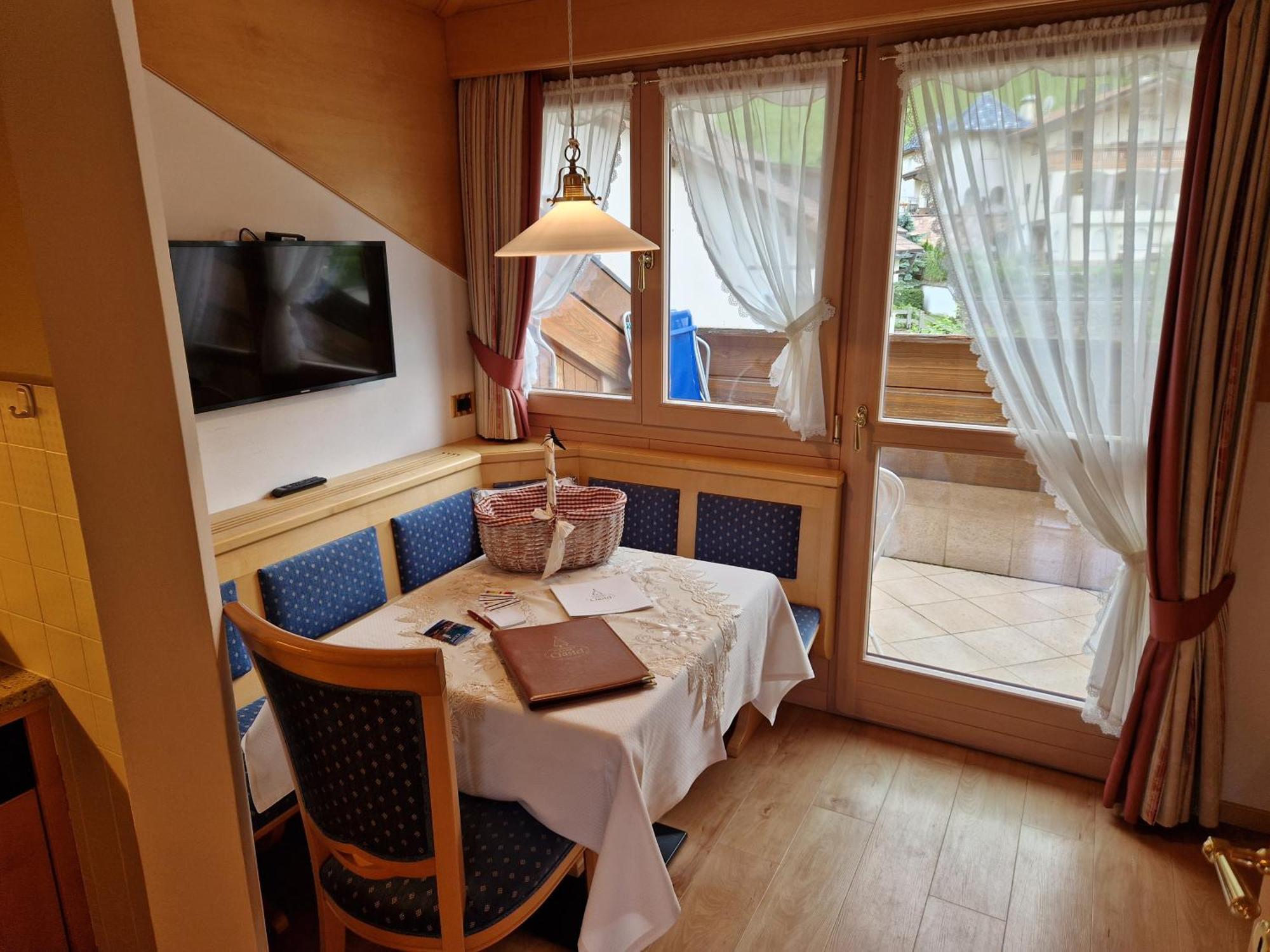 Residence Ciastel Ortisei Luaran gambar