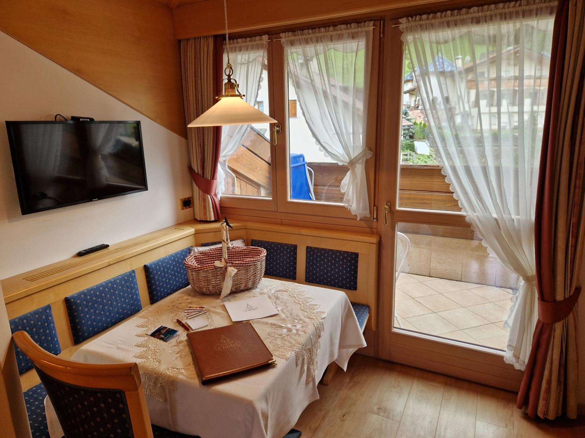 Residence Ciastel Ortisei Luaran gambar
